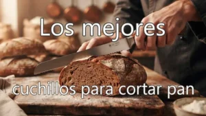 Panadero cortando hogaza de pan rústico en una cocina