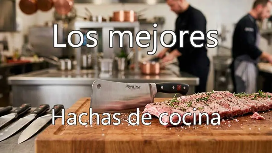 Hacha de cocina en una cocina profesional sobre una tabla de madera