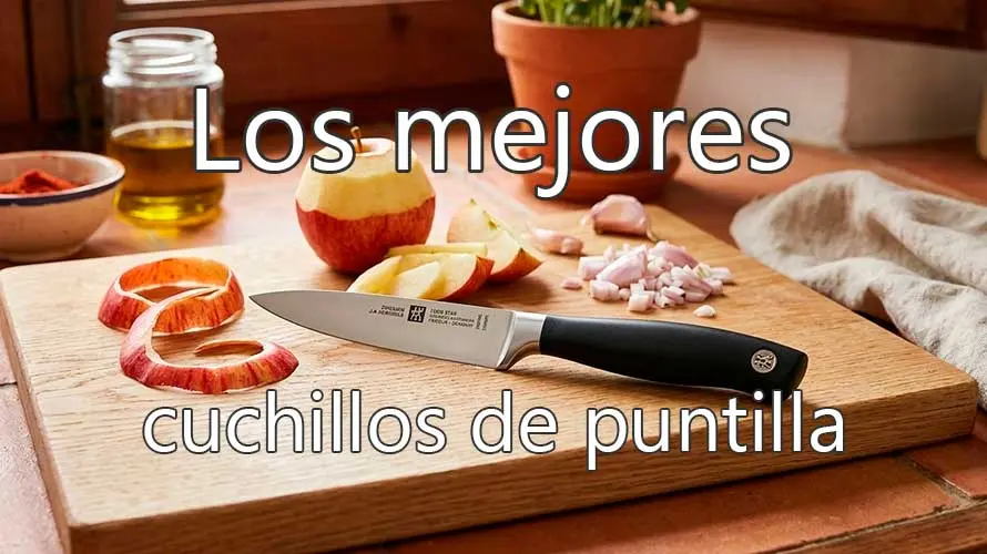 Cuchillo de puntilla sobre una tabla de corte de madera en una cocina hogareña